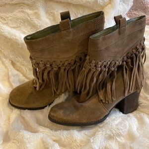 Sbicca fringe boots